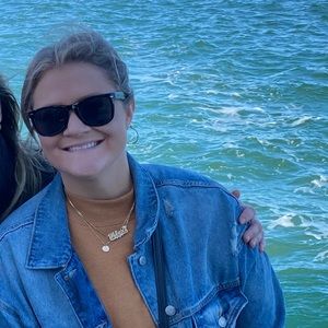 Meet your Posher, Alexandra